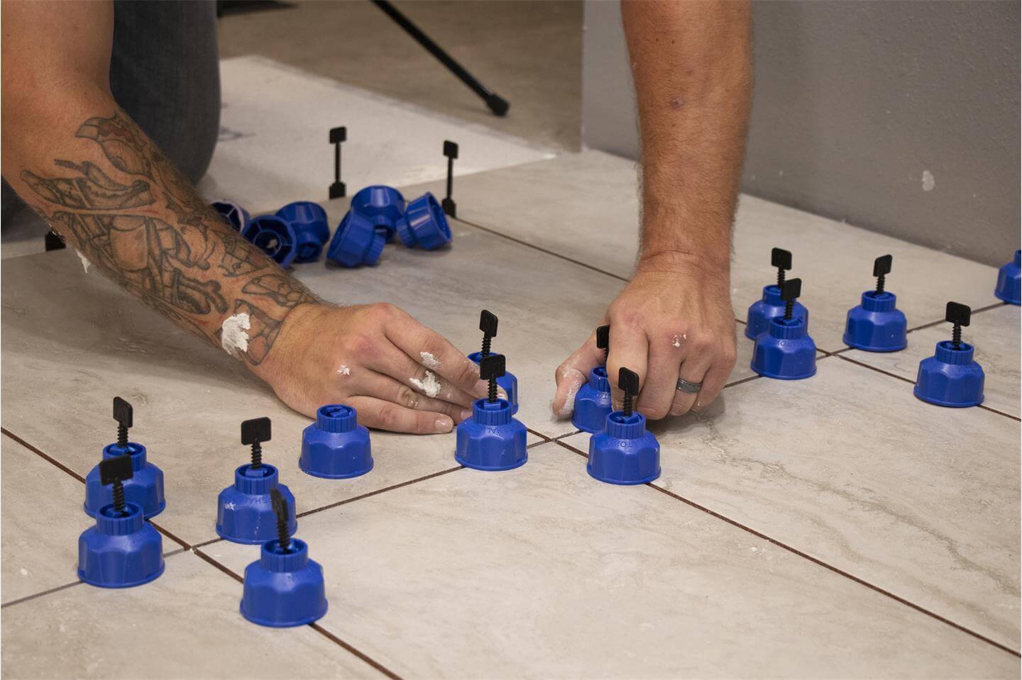 Hæðastilliskrúfa - Múrbúðin